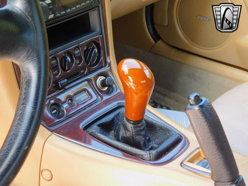 Used 2002 MAZDA MX-5 Miata LS image 17