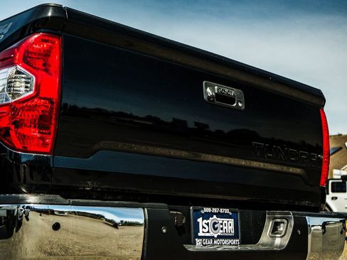 Used 2018 Toyota Tundra SR5 AWD/4WD image 12