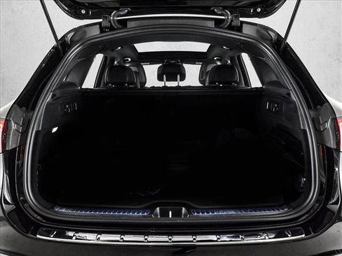 New 2026 Mercedes-Benz GLC 350e 4MATIC image 6