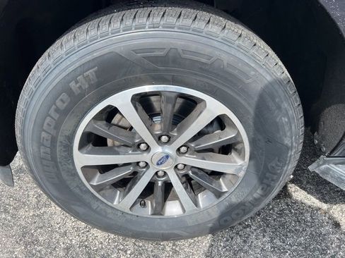 Used 2021 Ford Expedition XLT image 21