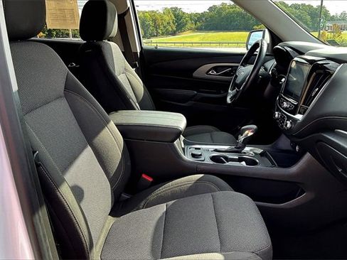 Used 2021 Chevrolet Traverse LT image 22