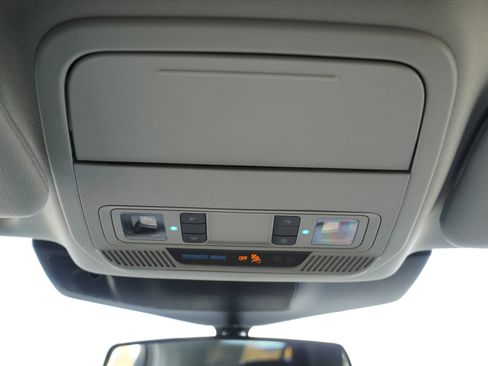 Used 2021 Ford Explorer XLT w/ Equipment Group 202A image 39