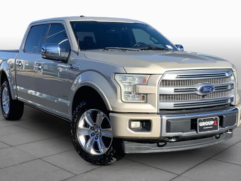 Used 2017 Ford F150 Platinum w/ Equipment Group 701A Luxury AWD/4WD image 3