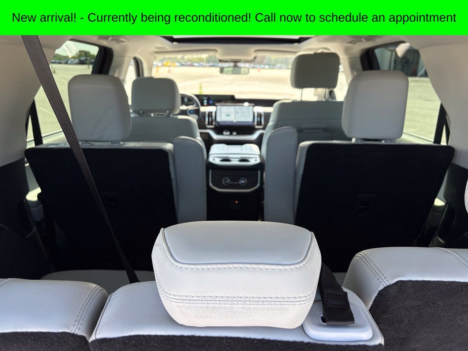 Used 2025 Ford Expedition Platinum w/ Driver's Package AWD/4WD image 7