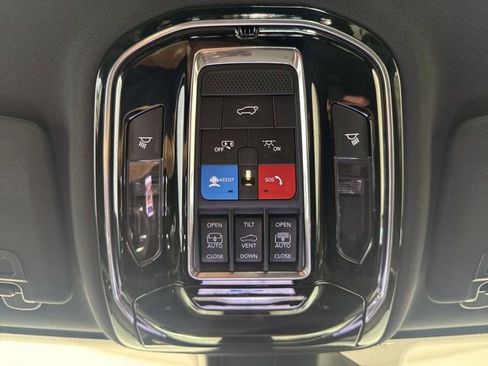 Used 2024 Jeep Grand Cherokee L Summit AWD/4WD image 15
