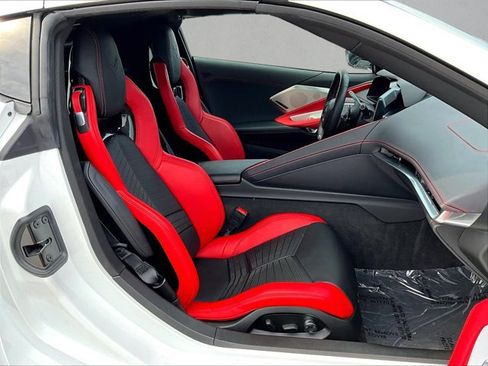 Used 2025 Chevrolet Corvette Z06 RWD image 9