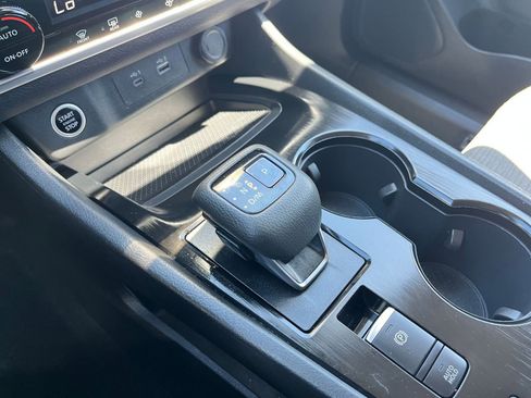 Used 2023 Nissan Rogue SV image 41