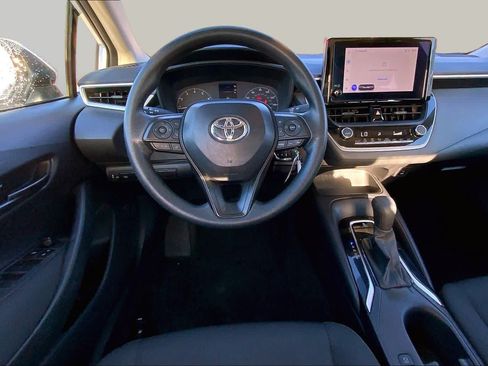 Used 2025 Toyota Corolla LE FWD image 6