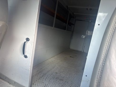 Used 2014 Chevrolet Express 3500 image 42