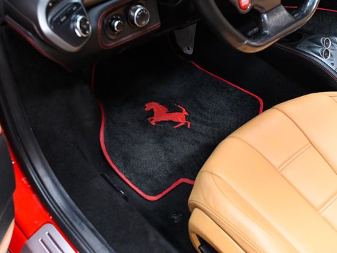 Used 2013 Ferrari 458 Spider RWD image 31