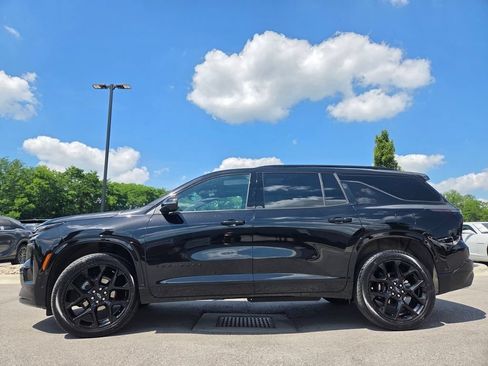 Used 2024 Chevrolet Traverse RS w/ LPO, Floor Liner Package AWD/4WD image 31