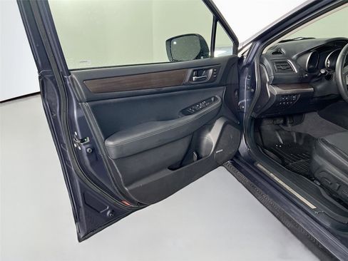 Used 2017 Subaru Legacy 3.6R Limited image 16