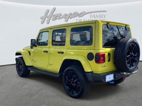 Used 2022 Jeep Wrangler Unlimited Sahara image 39
