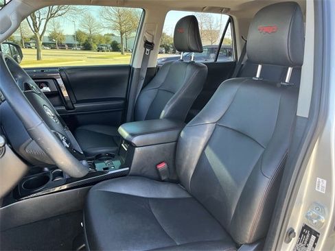 Used 2020 Toyota 4Runner Venture image 30