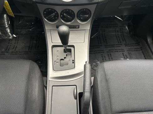 Used 2011 MAZDA MAZDA3 i Sport image 20