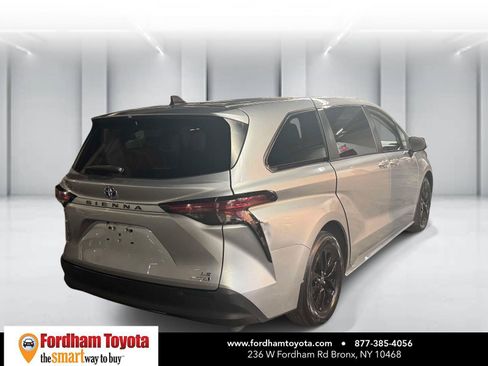 Used 2021 Toyota Sienna LE FWD image 7