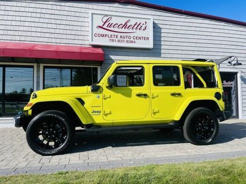 Used 2022 Jeep Wrangler Unlimited Sahara w/ Cold Weather Group AWD/4WD image 3