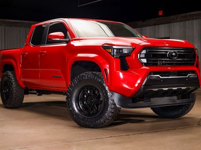 Used 2025 Toyota Tacoma SR5