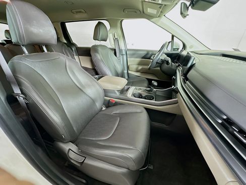 Used 2026 Kia Carnival FWD image 29
