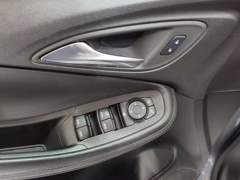 Used 2022 Buick Encore GX Preferred w/ Cold Weather Comfort Package AWD/4WD image 16