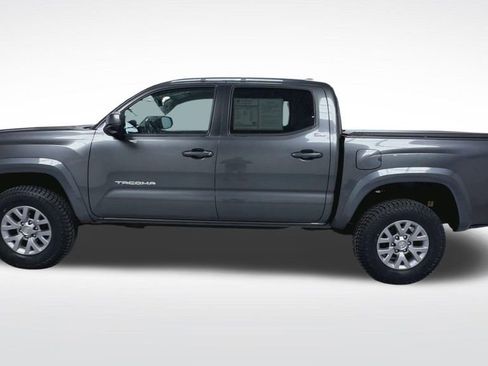 Used 2017 Toyota Tacoma SR5 w/ Tow Package AWD/4WD image 18