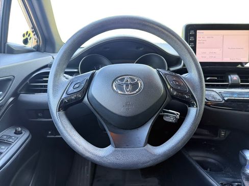 Used 2019 Toyota C-HR LE FWD image 13