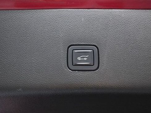 Used 2018 Chevrolet Traverse LT w/ LPO, Floor Liner Package AWD/4WD image 29