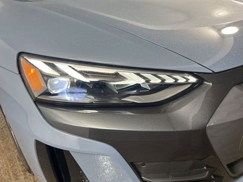 Used 2022 Audi e-tron GT Premium Plus image 9