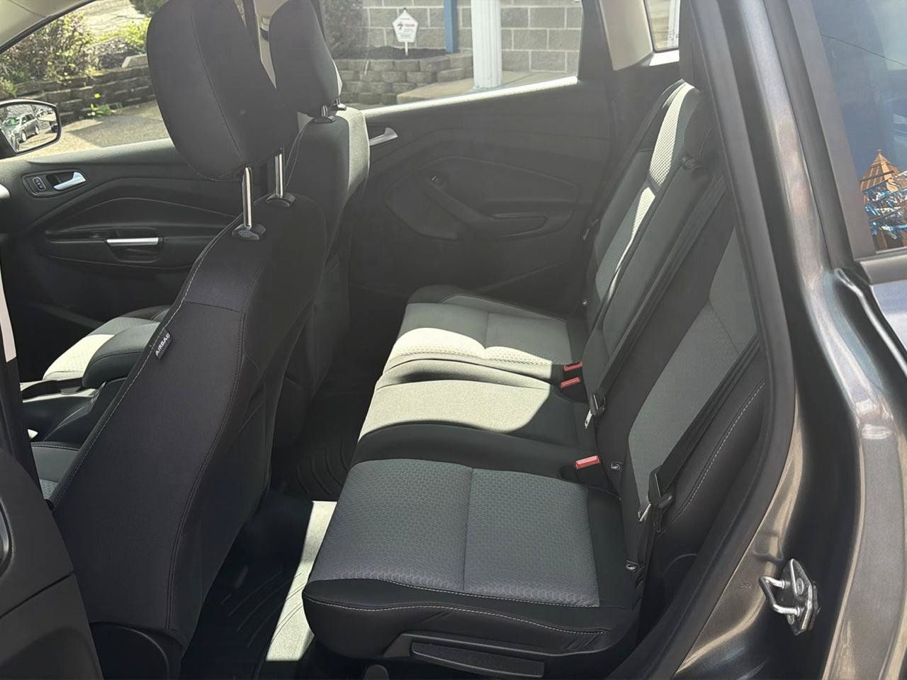 Used 2018 Ford C-MAX SE w/ Cold Weather Package FWD image 24