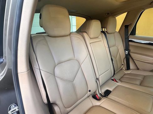 Used 2015 Porsche Cayenne Diesel AWD/4WD image 73