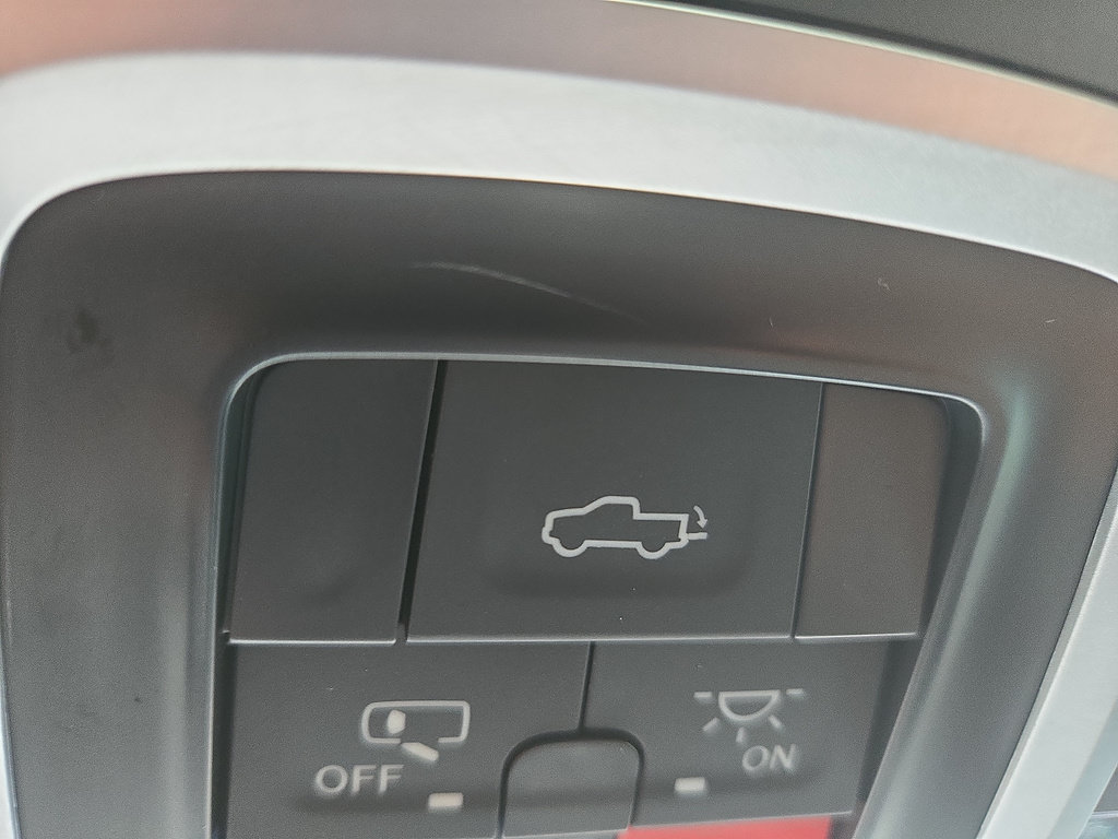 Used 2023 RAM 1500 Laramie AWD/4WD image 32