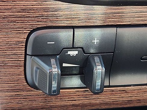 Used 2018 RAM 2500 Laramie w/ Convenience Group AWD/4WD image 24