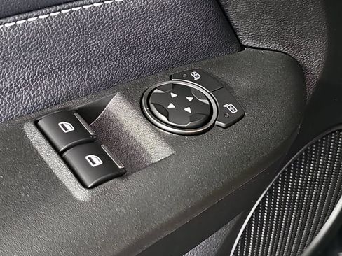 Used 2022 Ford Mustang Shelby GT500 w/ Technology Package RWD image 26