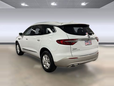 Used 2020 Buick Enclave Essence FWD image 2