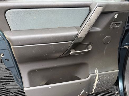 Used 2006 Nissan Titan SE image 18