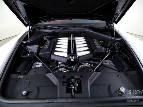 Used 2019 Rolls-Royce Ghost RWD image 32