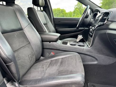 Used 2020 Jeep Grand Cherokee Altitude AWD/4WD image 18