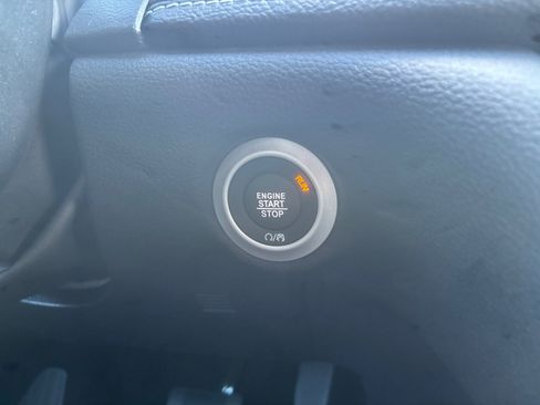 New 2026 Chrysler Pacifica Select image 24