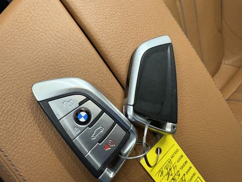 Used 2019 BMW 530e w/ Convenience Package image 35