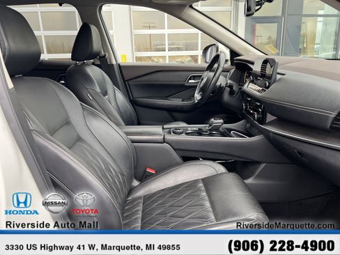 Used 2021 Nissan Rogue Platinum image 26