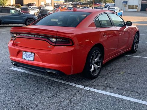 Used 2016 Dodge Charger R/T w/ Plus Group RWD image 5