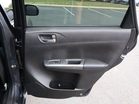 Used 2011 Subaru Impreza 2.5i AWD/4WD image 25