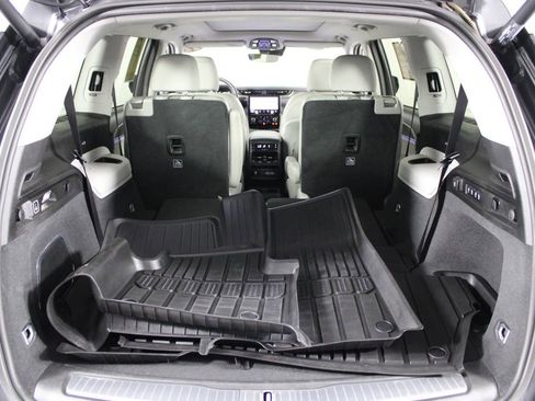 Used 2022 Jeep Grand Cherokee L Overland w/ MOPAR Finishing Package image 17