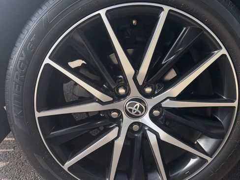 Used 2023 Toyota Camry SE w/ Convenience Package image 5