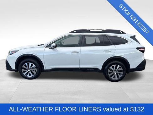 Used 2022 Subaru Outback Premium image 4