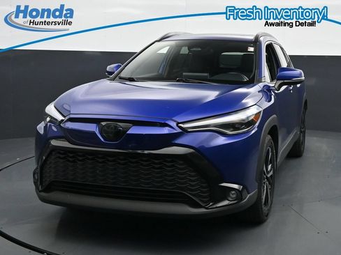 Used 2023 Toyota Corolla Cross AWD Hybrid w/ Convenience Package image 4