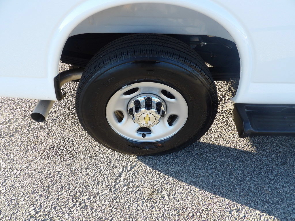 Used 2025 Chevrolet Express 3500 LT w/ LT Preferred Equipment Group RWD image 51