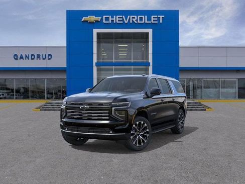 New 2026 Chevrolet Suburban High Country image 8