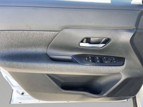 New 2026 Nissan Kicks SV w/ Cold Weather Package FWD image 13