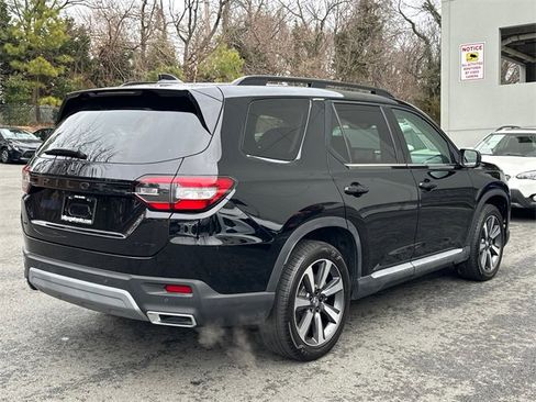 Used 2025 Honda Pilot Elite image 4